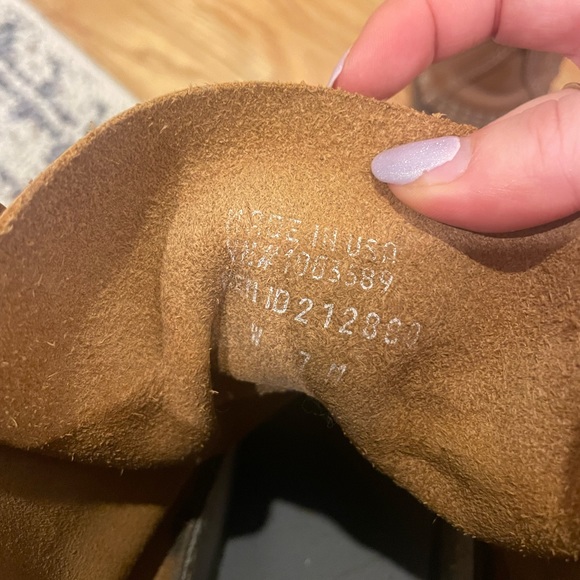 L.L. Bean 8” boot, size 7 medium B - Picture 4 of 6